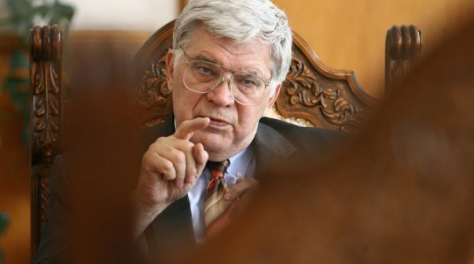 frica are ochii mari