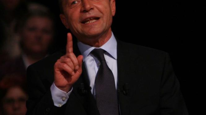 razboi si cu intact si cu realitatea