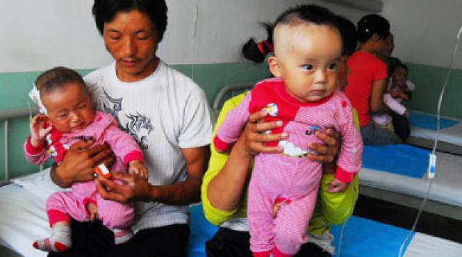 china bebelusi ucisi cu lapte contrafacut