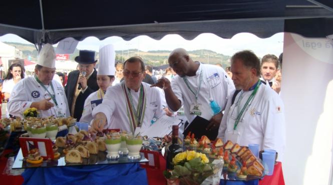 robert rainfort ii aplauda pe romani