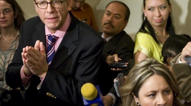 venezuela icirc l critici pe chavez pleci din tara