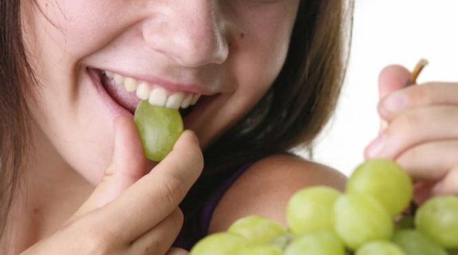 dieta antirid strugurii regenereaza pielea