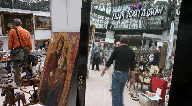 umbra timpului targul anticarilor rom antique