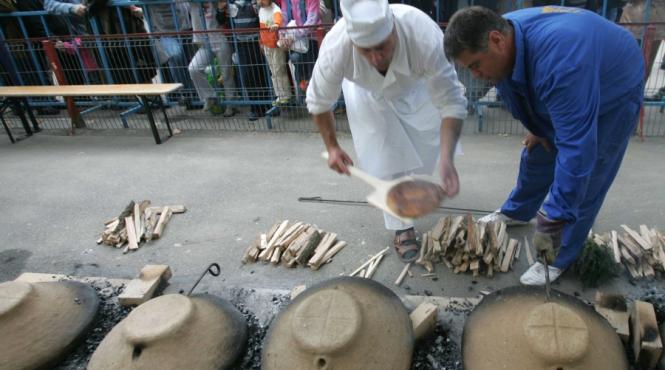 traditie painea de neam romanesc