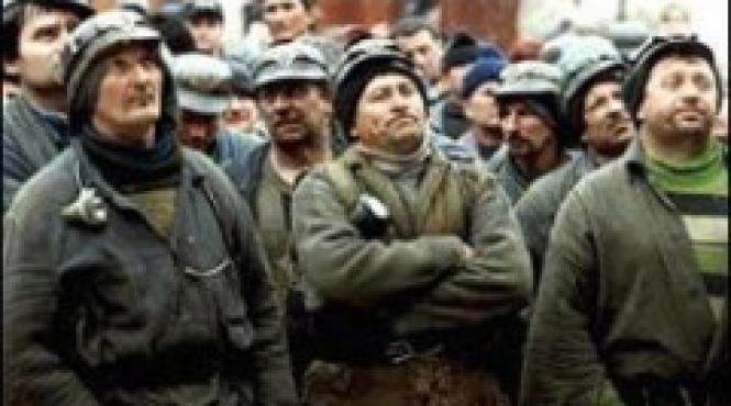 minerii in greva de avertisment