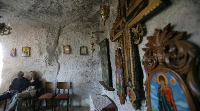 acasa la sfantul dimitrie la pestera din basarabovo