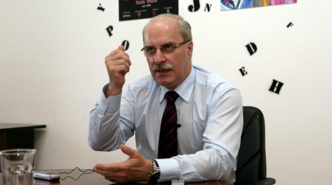 verde n fata octavian bellu cand am intrat pentru prima data in sala de la deva am avut senzatia ca am intrat intr un templu