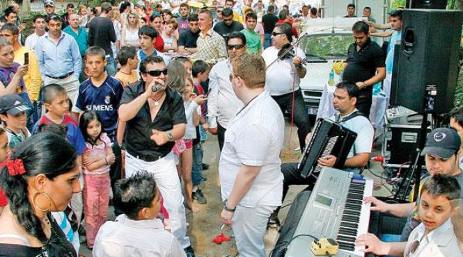 adio nunti in fata blocului