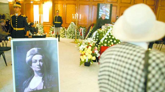 dina cocea doamna dumneavoastra trebuia sa fiti presedinte