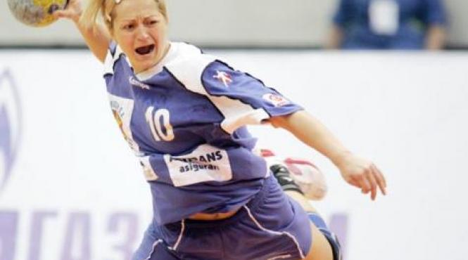 aurelia bradeanu ionela galca trebuie sa vina la nationala nu e bine sa faca jocurile altora