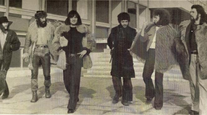 phoenix numai vantul sa bata