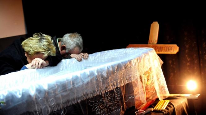 mina petrila 12 vieti 12 destine frante 13 orfani