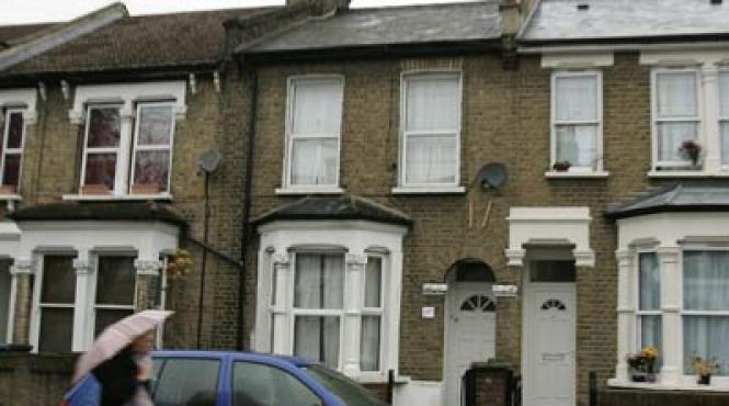 oferta de un milion de lire sterline pentru casa copilariei lui beckham