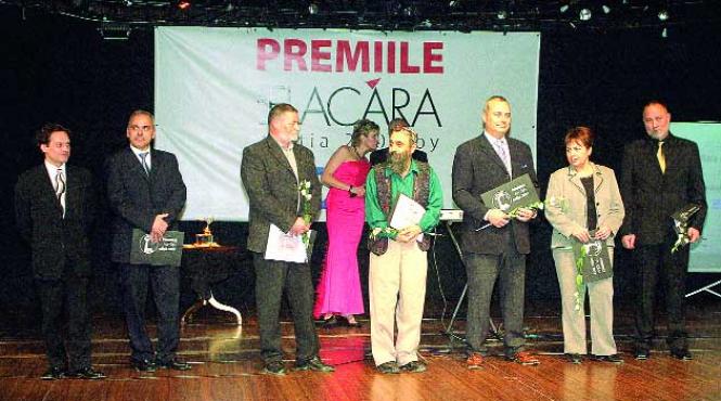 din nou in lumina premiilor flacara