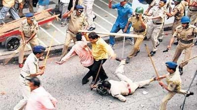 100 de morti in urma atentatelor din bombay