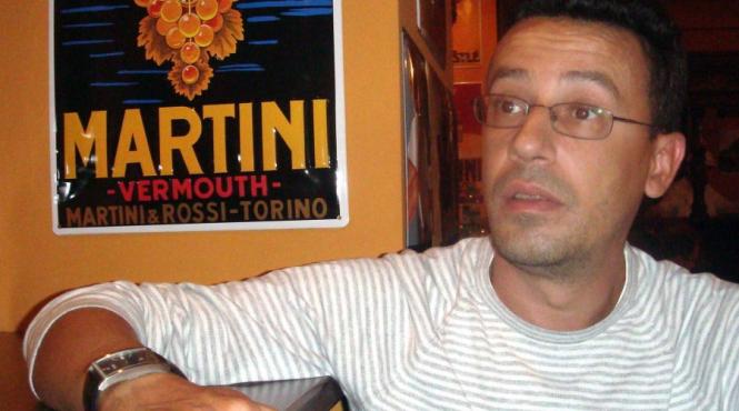 liceenii ciutacu golanas fumeam beam bere jucam fotbal si aveam gagici