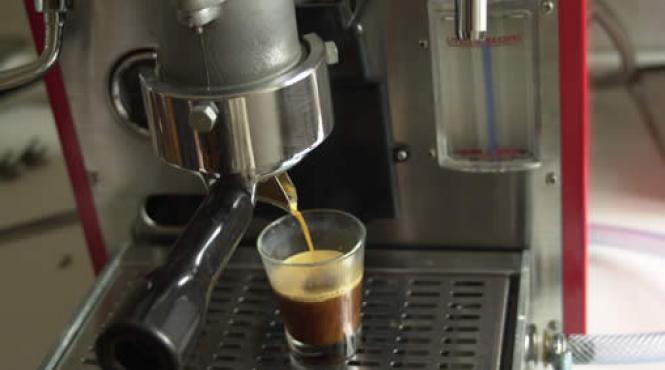 cafea contaminata pentru comisarii europeni
