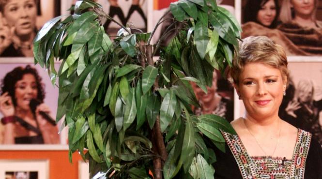 teo suntem toti niste mascarici demni de scarba