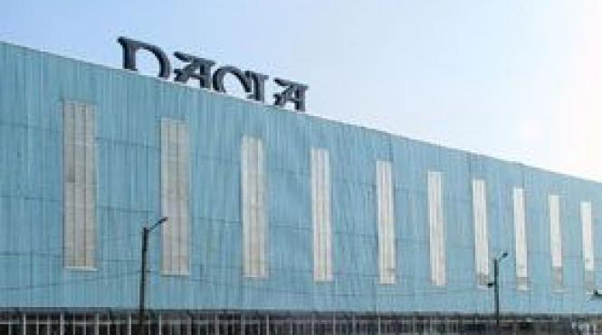 dacia automobile isi inchide portile o luna