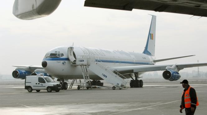 din cauza de condens aeronava lui basescu trasa pe dreapta