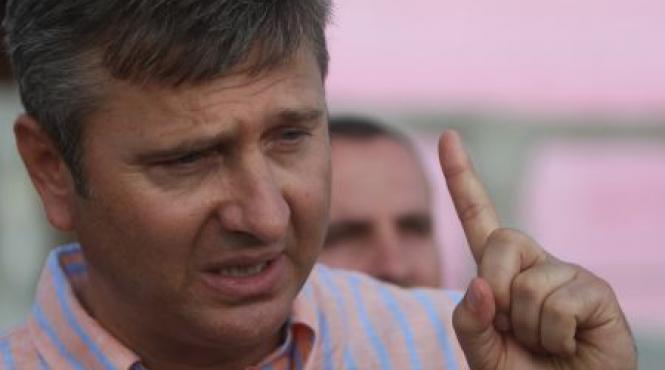 primarul orasului voluntari arhitectul sef si secretarul general al institutiei deferiti justitiei