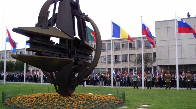 spion rus icirc n blana nato cartita a fost si la bucuresti