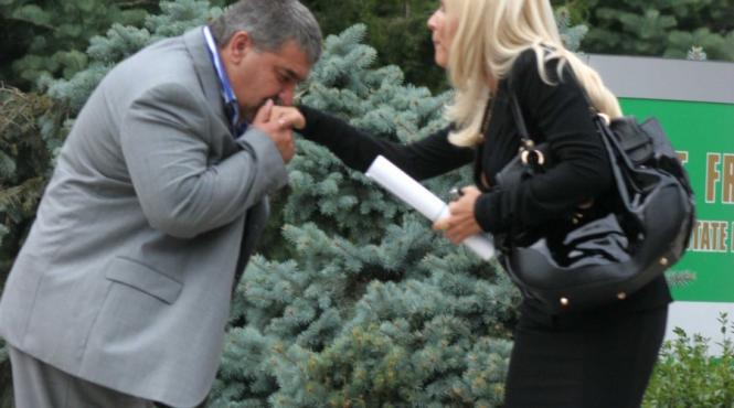 cum si a luat regele parcurilor concediu medical