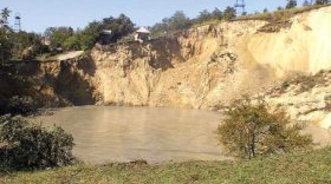 ocnele mari cavernele saline dau semne clare de prabusire