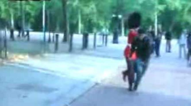 calmul englezesc al garzii regale britanice doar o amintire video