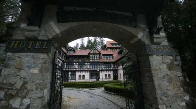 furt fara manusi sub umbrela protocolului de stat sinaia