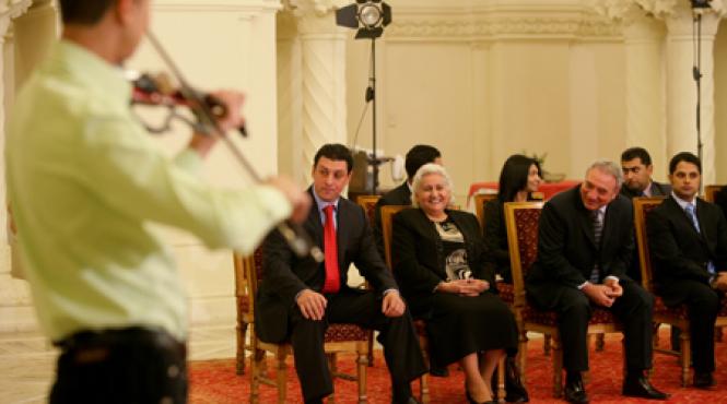 si romii se tiganesc intre ei