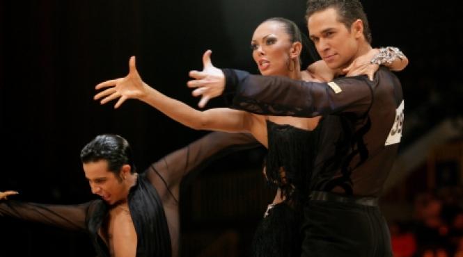 sclipici pe pas in doi