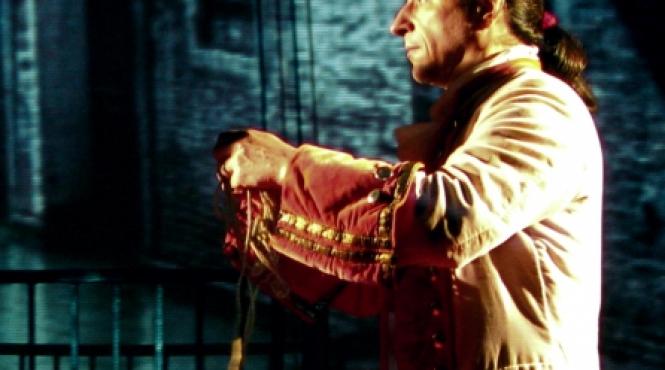 mincinosul vine la bucuresti