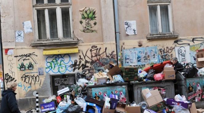 gunoaiele ii ingroapa pe bulgari