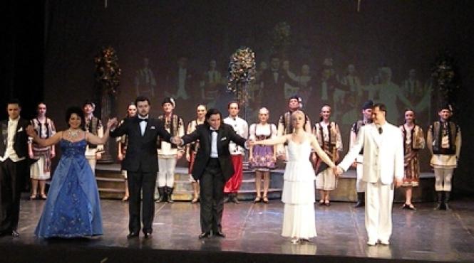 pe cheile nilului arii si duete cu romani