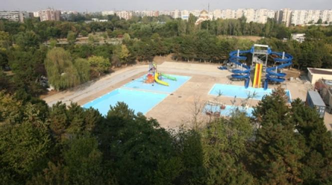 restaurant si cafenea pe spatiul verde