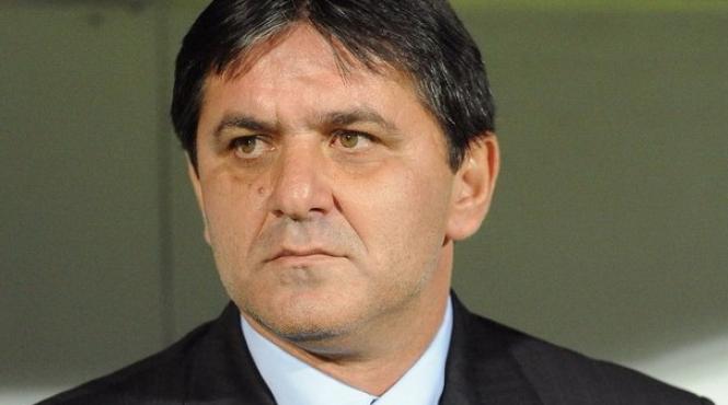 atacat din toate partile lacatus raspunde ma doare dar trebuie sa fiu barbat si sa merg mai departe