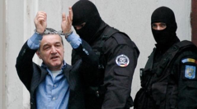gigi becali ramane in arest