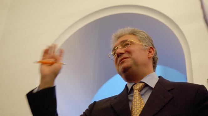 adriean videanu arunca pisica in curtea psd