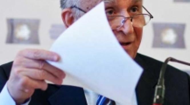 ion iliescu pe firul celei mai periculoase crize economice