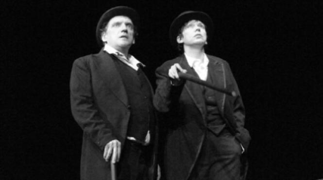 la festco piesa romaneasca e vedeta