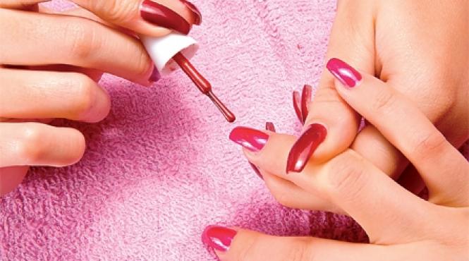 manichiura la domiciliu