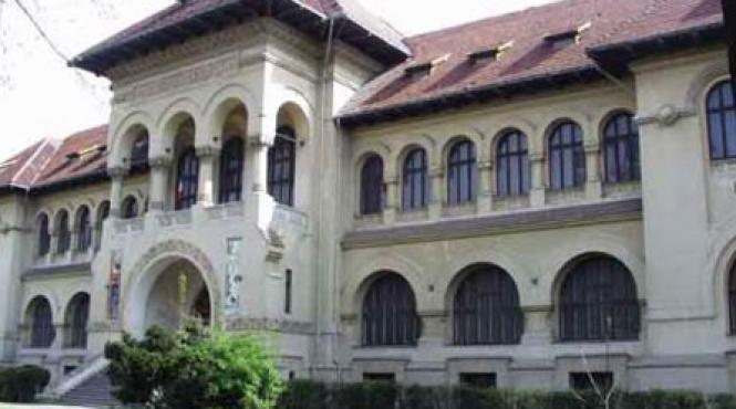 noapte dobrogeana la muzeul geologic