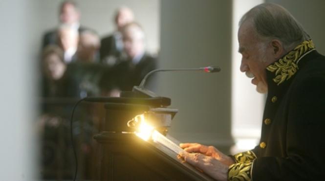 la plimbare cu regi eroi politicieni si literati