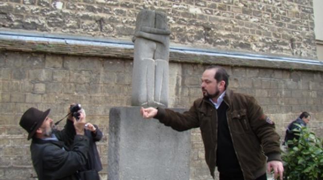 sarutul lui brancusi in paragina la paris