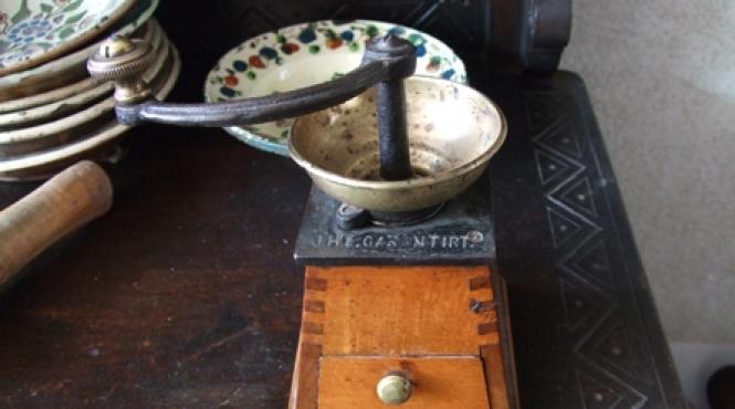 poftiti in universul arhaic