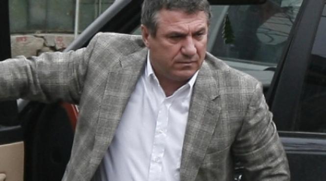 victor becali ramane cu averea sub sechestru