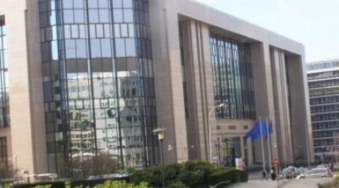 bruxelles sediul comisiei europene a fost evacuat din cauza alarmei de incendiu