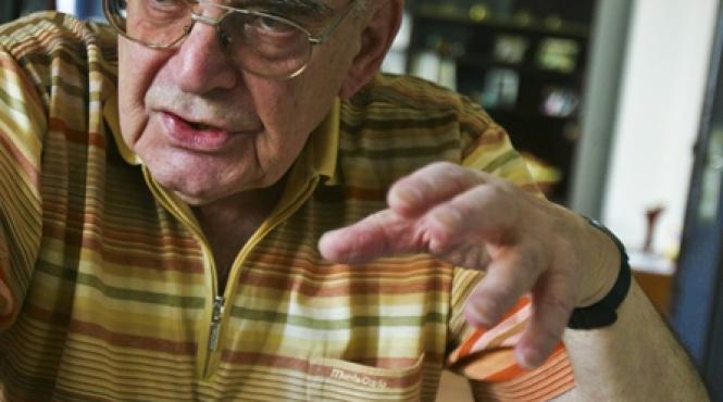 am stat o noapte sub cadavre