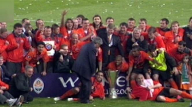 mircea lucescu si razvan rat sunt premiati de traian basescu video